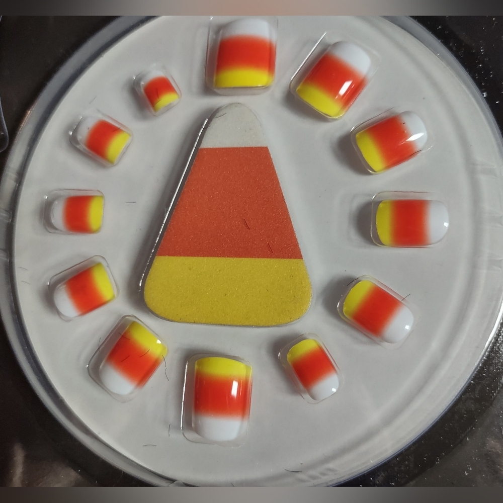 Orange Lot: Set of Candy Corn Press-on Nails, Oval Ring Sparkly Pumpkin Necklace